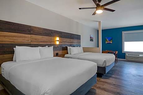 One-Bedroom Corner Suite with Two Queen Beds and Living Room - Non-Smoking