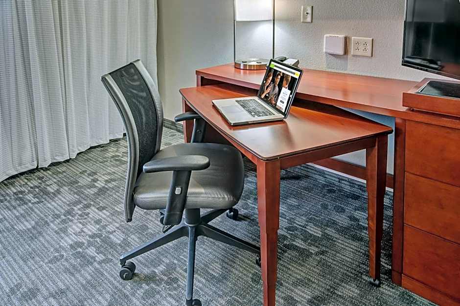 Courtyard by Marriott Lima