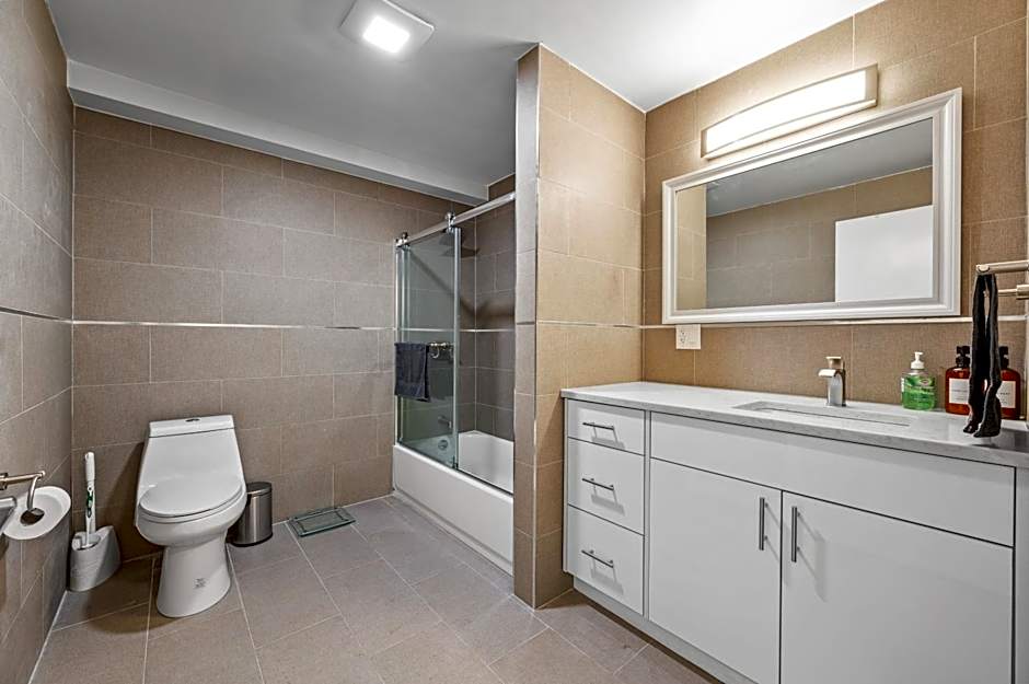 Upper East Side Luxury 3BR 2B 1700 square feet