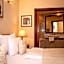 FLEUR DE LIS HOTEL