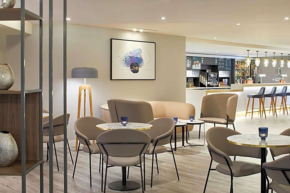 Courtyard by Marriott London Heathrow Airport