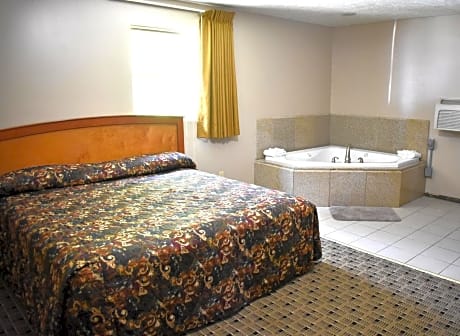 Deluxe Suite with Spa Bath