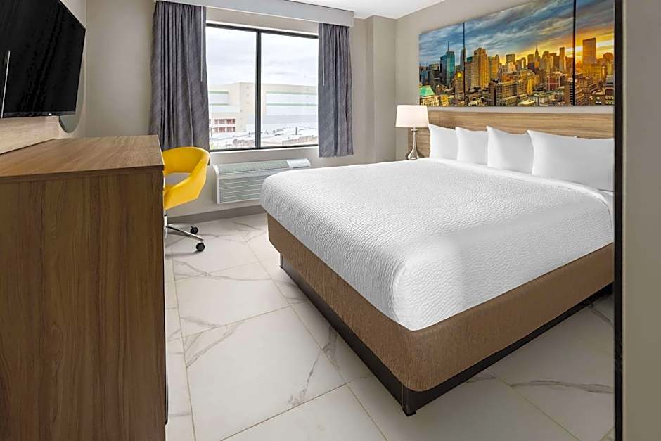 Days Inn by Wyndham Staten Island