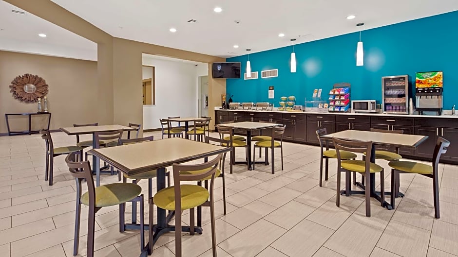 Best Western Lindsay Inn & Suites