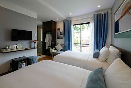 Superior Twin Room with City View