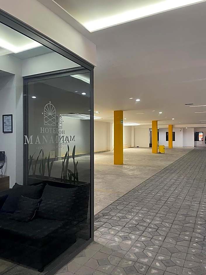 Hotel Manadia