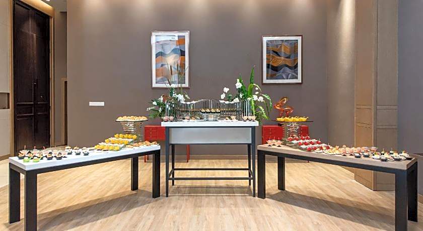 Holiday Inn Wuhan Riverside By IHG