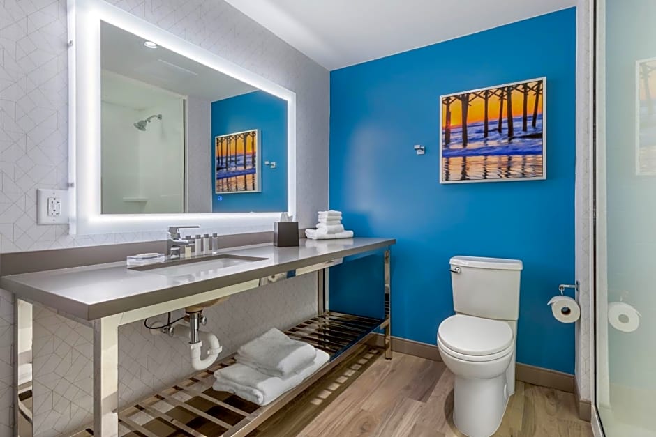 Cambria Hotel Charleston Riverview