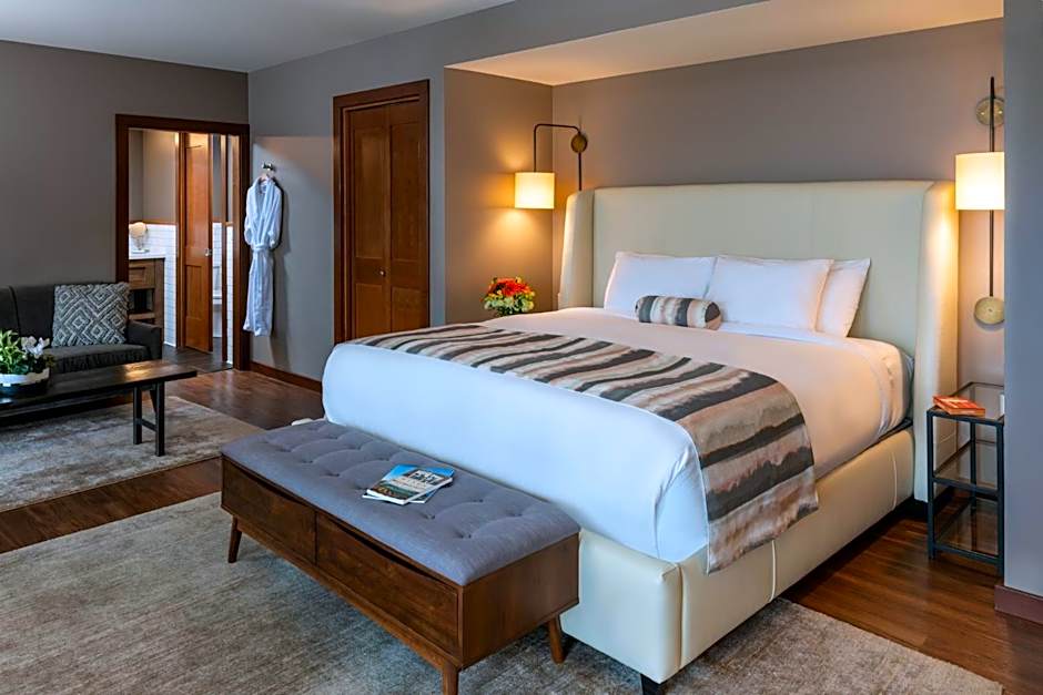 Photo 1 of 12 of Suite, Mountain View