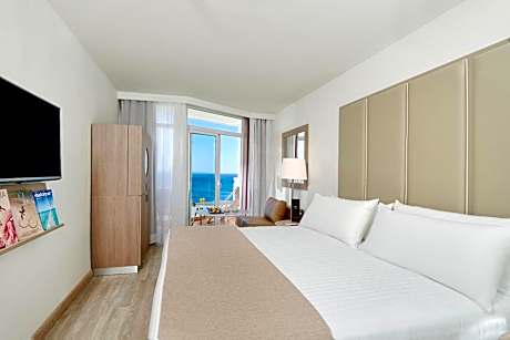 MELIA ROOM FRONT SEA VIEW COMUNICATED 4+2