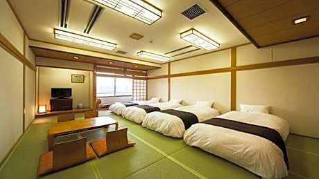 Japanese-Style Family Room