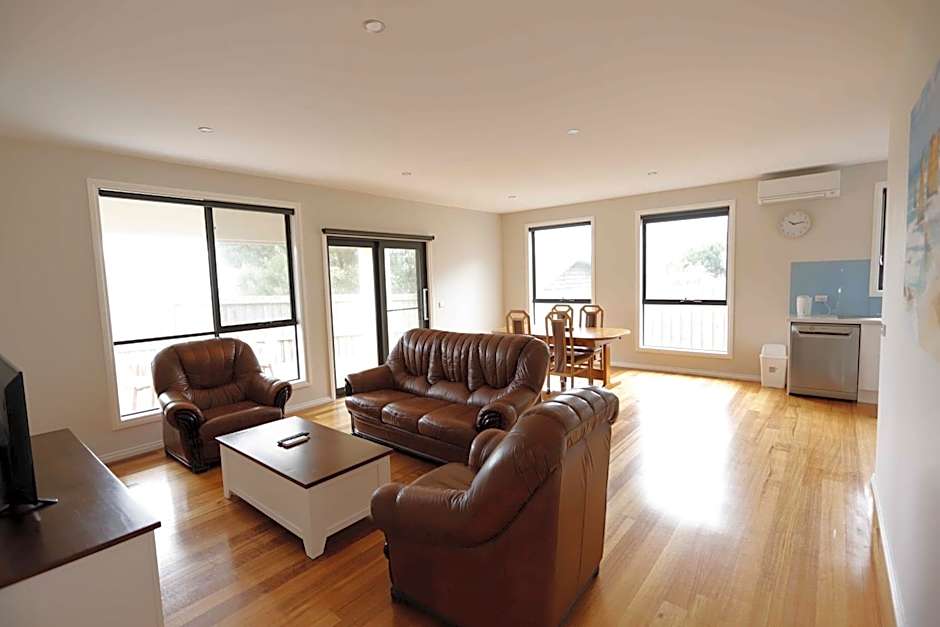 Apollo Bay Seal Apartments
