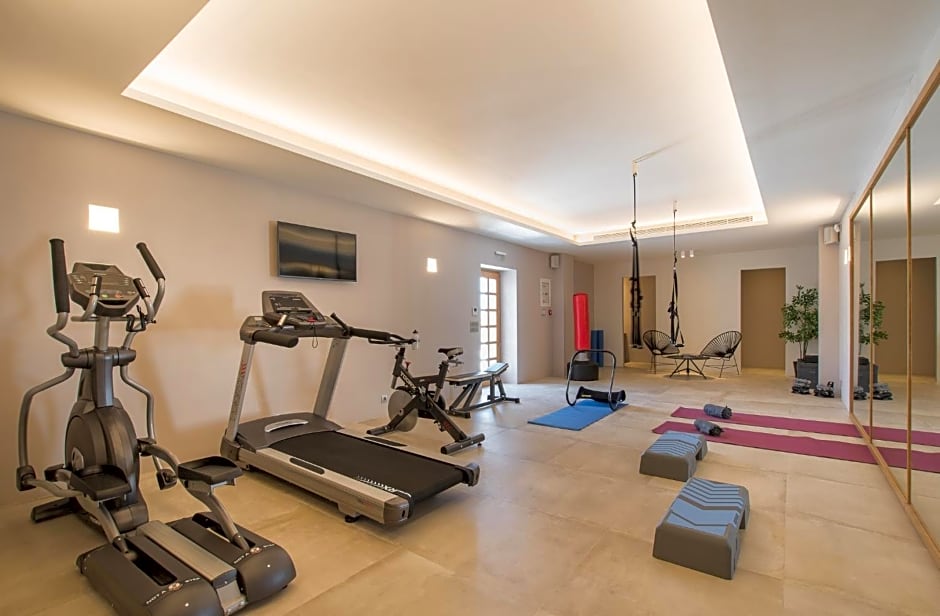 BASSA MAINA Villas & Suites