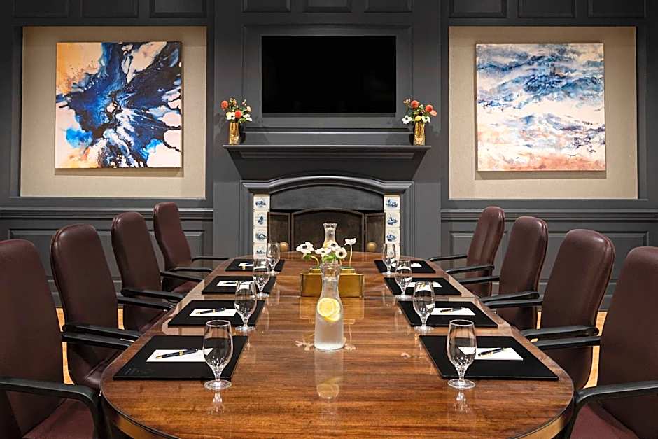 The Drake Oak Brook, Autograph Hotels
