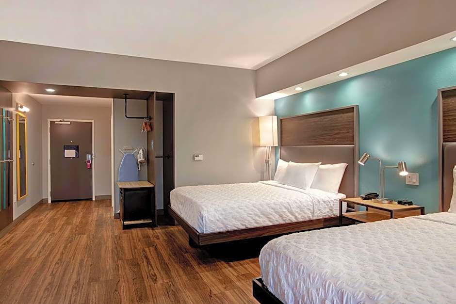 Photo 1 of 5 of 2 Queen Beds, Hearing Accessible