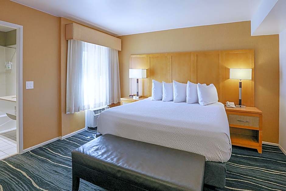Ramada by Wyndham Costa Mesa/Newport Beach