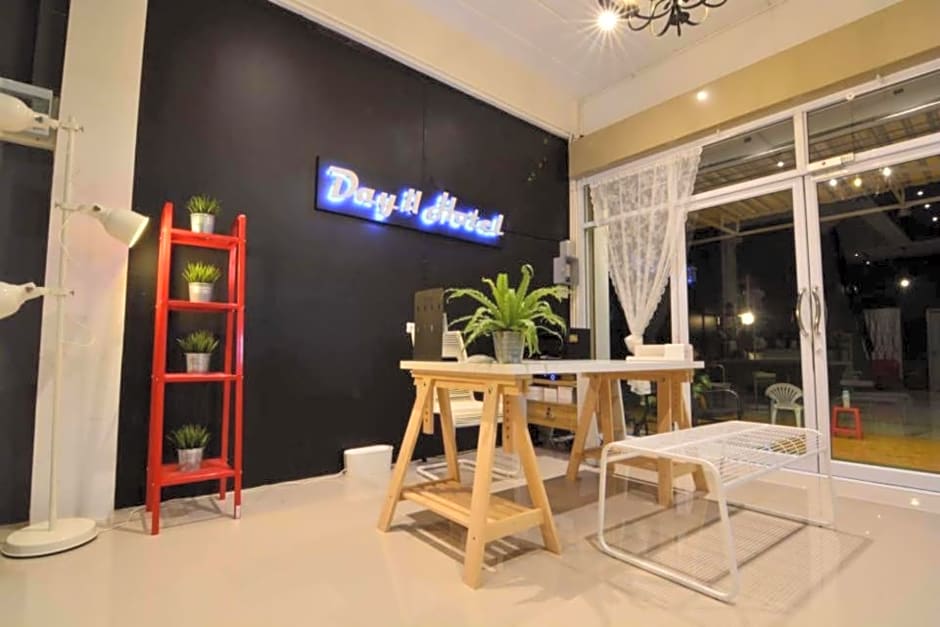 Day II Hotel by ZUZU