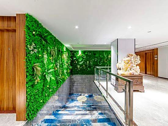 Wanting Hotel (Guangzhou Baiyun Railway Station Xinshi Baixin Plaza)