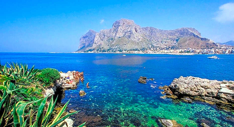 Villa Megna - Green Paradise B&B