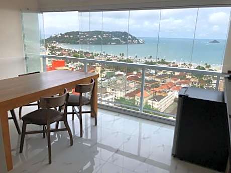 Maravilhoso apartamento vista mar Enseada Guarujá