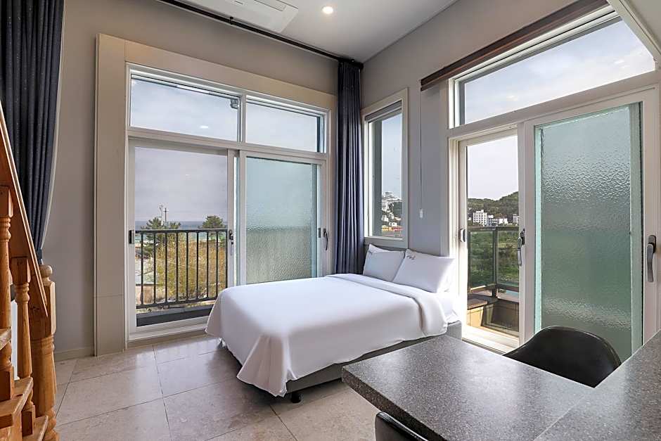 Gangneung Buchaegil Motel and Pension