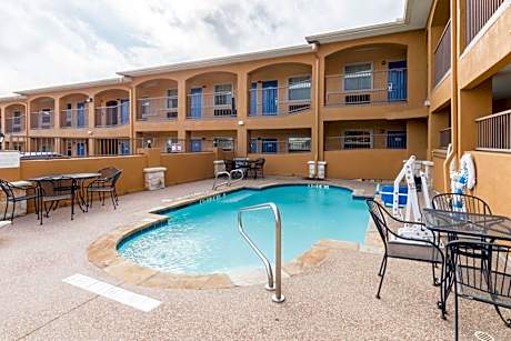 Motel 6 Alvarado TX