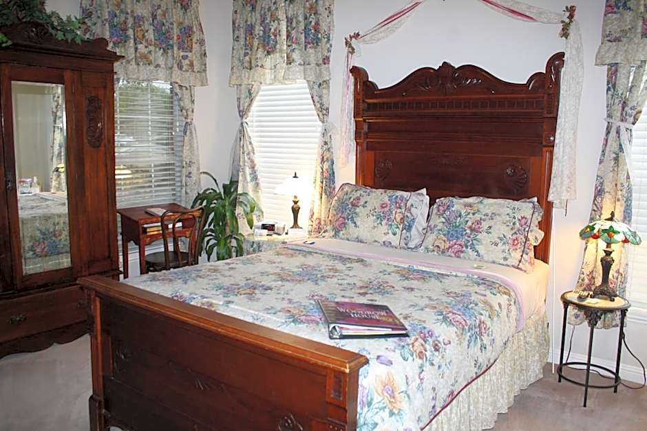 Woodrow House Bed & Breakfast