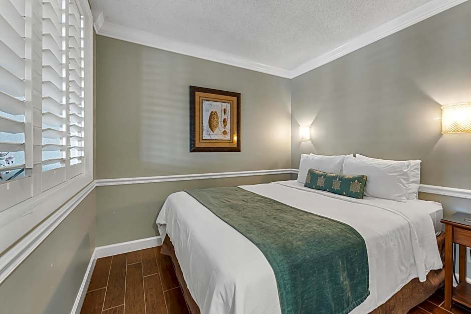 Photo 1 of 7 of Junior Suite, Beach View