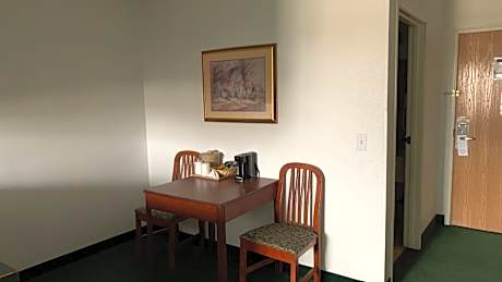 King Room - Non-Smoking