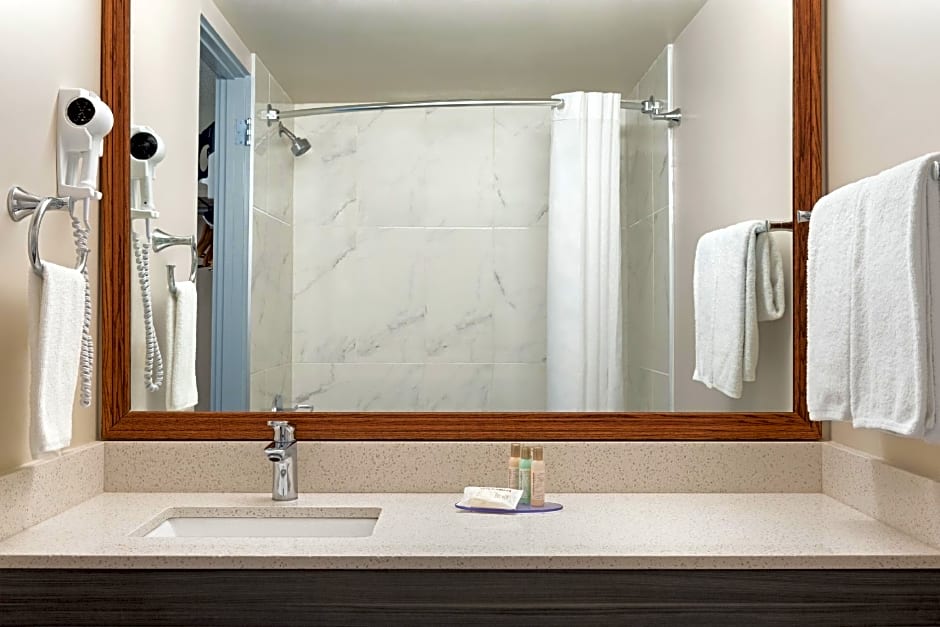 Travelodge by Wyndham Calgary South