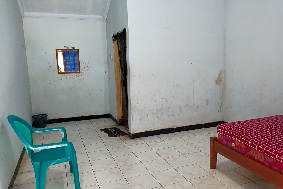 Hotel O Penginapan 3 Bersaudara Near Pasar Sengkol