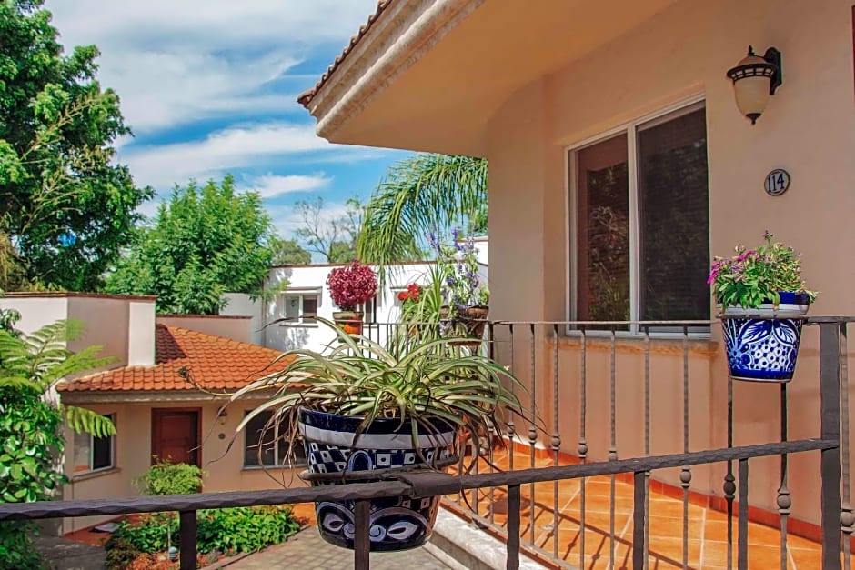 Alcazar Suites