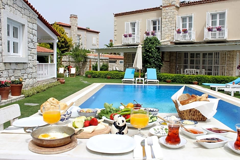 Panda Alacati Hotel