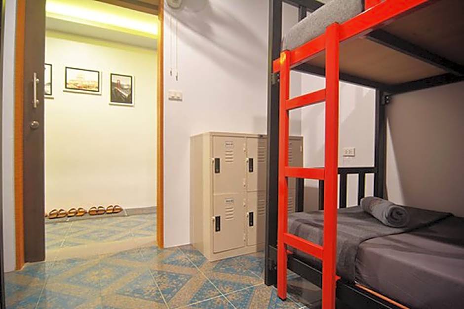 Lanta Hostel - Adult only