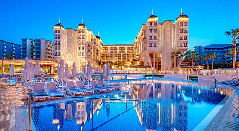 Kirman Sidera Luxury & Spa