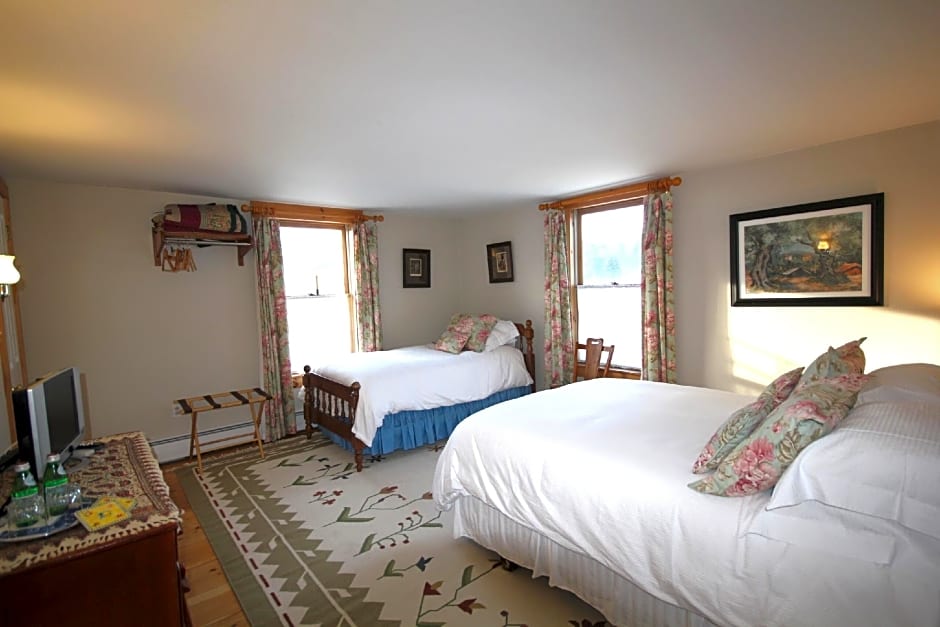 Highland Lake Inn