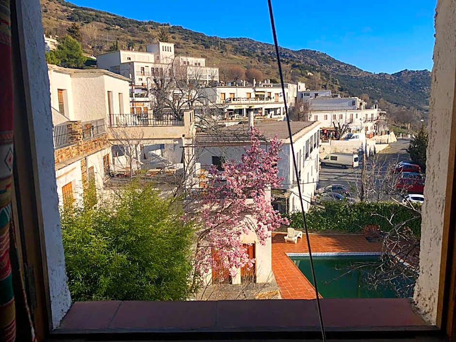 Hostal Rural Poqueira