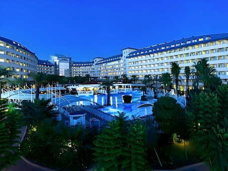 Crystal Admiral Resort Suites & Spa - Ultimate All Inclusive                                    