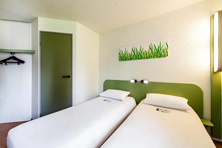 ibis Budget Courbevoie Paris La Defense