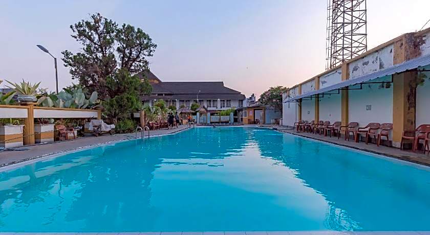 Urbanview Hotel Crown Tasikmalaya by RedDoorz