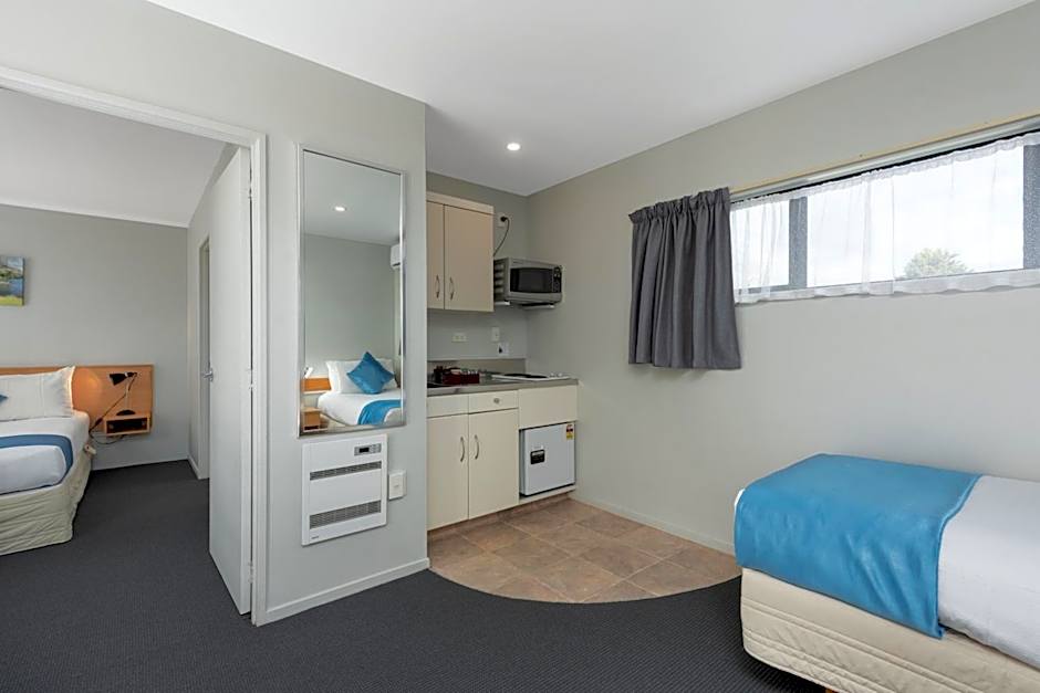 ASURE Macy's Motor Inn