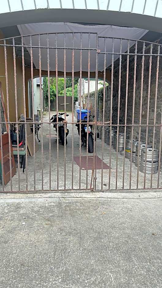 Geoghegans Magpie Bar and B&B