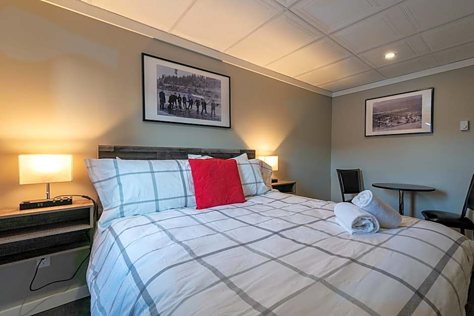 The Cache Hotel and Lodgings