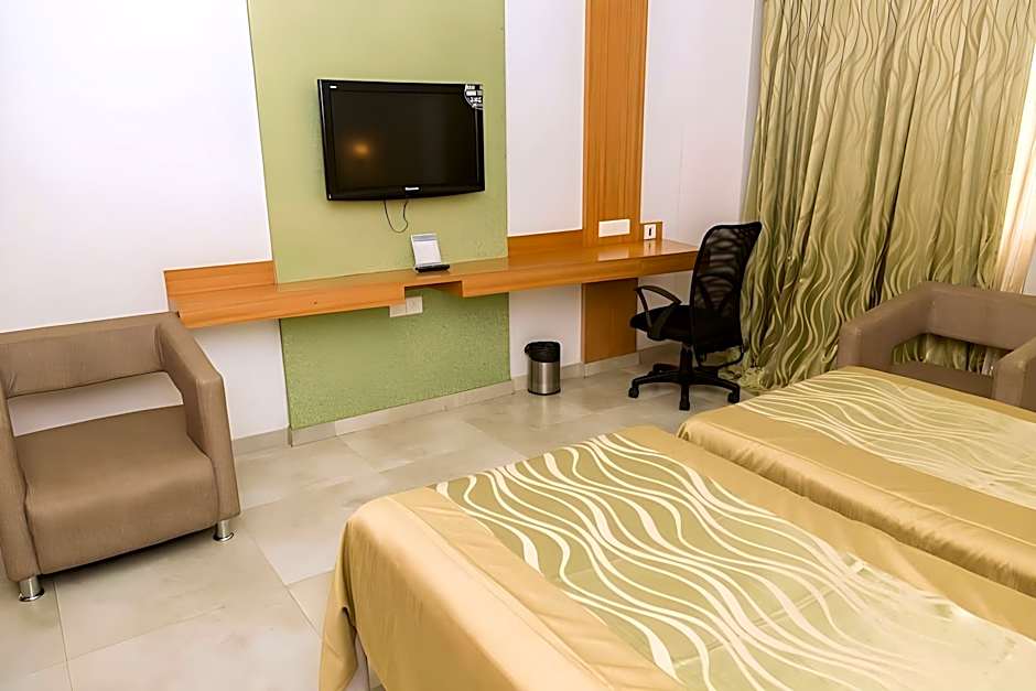 Srinivas Saffron Hotel