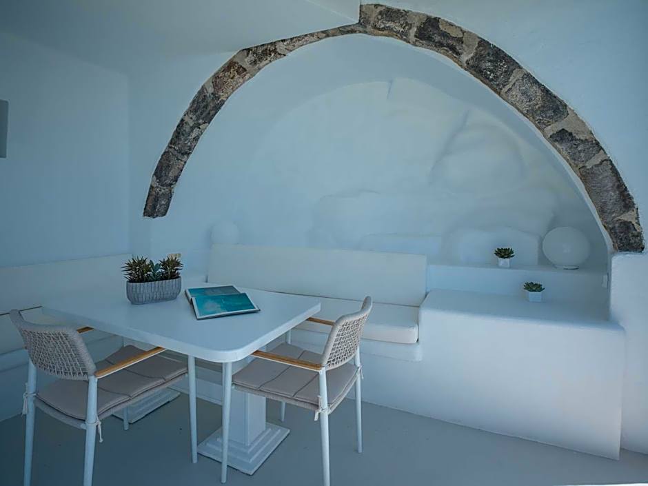 Anemos Cave Suites