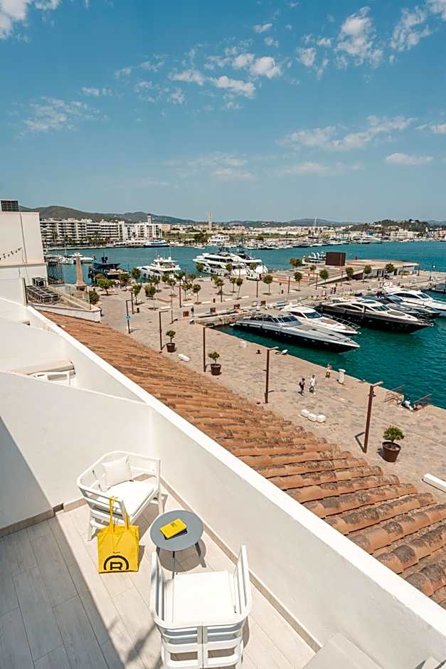 Ryans La Marina