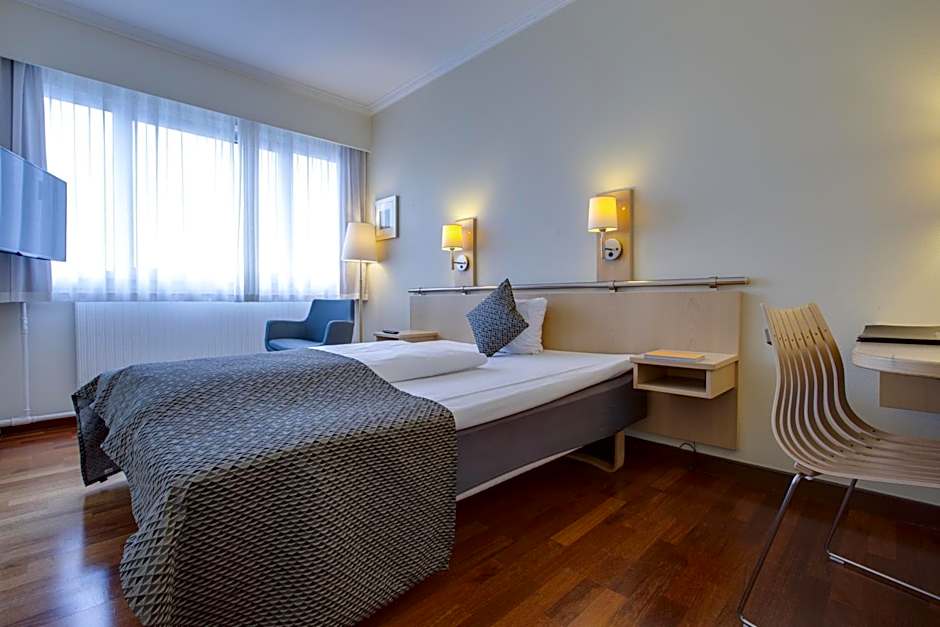 Best Western Plus Airport Hotel