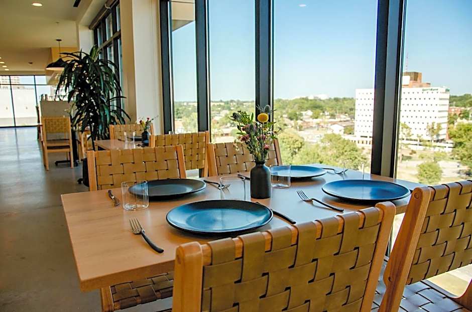 Brut Hotel