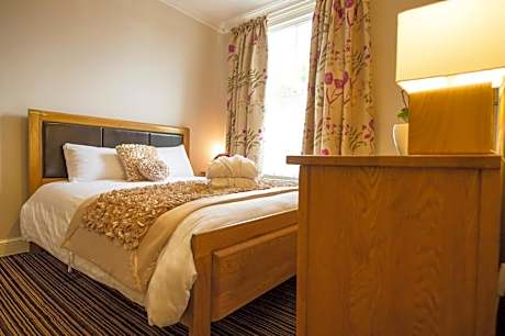 Executive Three-Bedroom Apartment