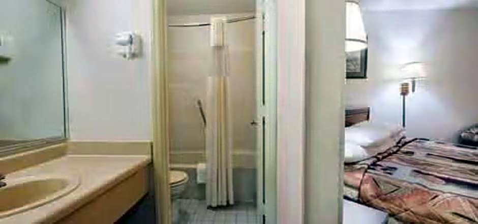 Studio 6 Suites Charlotte, NC Northlake